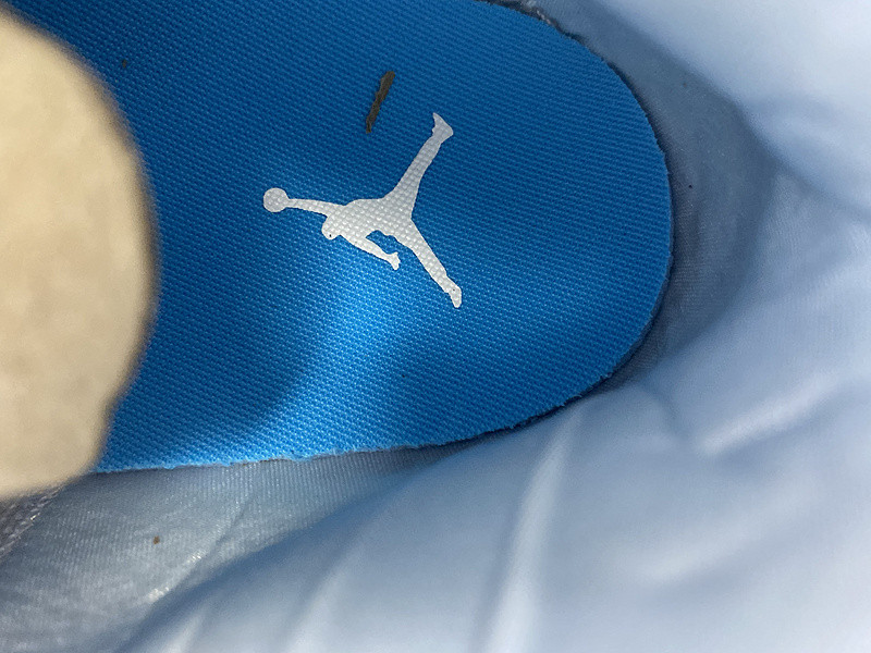 Air Jordan 1 Mid UNC BQ6472-114