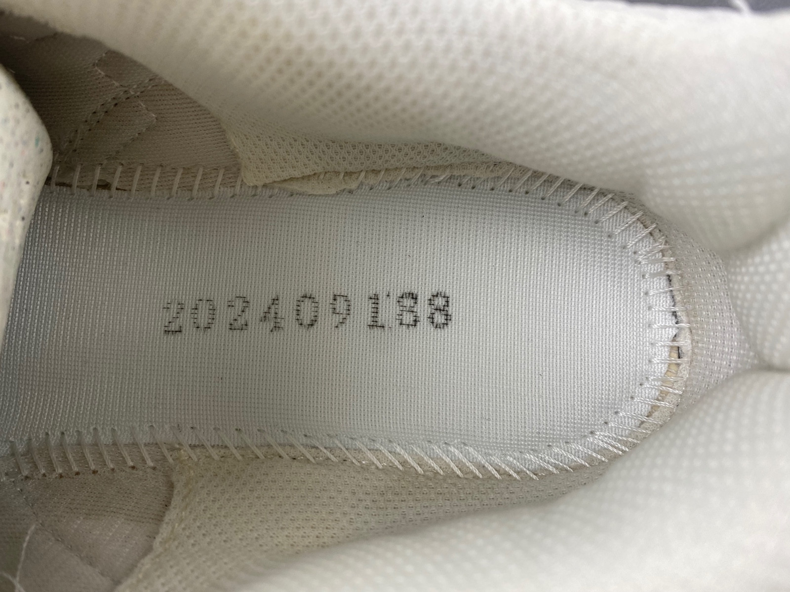 As*ic*s gel-kayano 12.1 x ronnie fieg "cream" | 1203a555-100