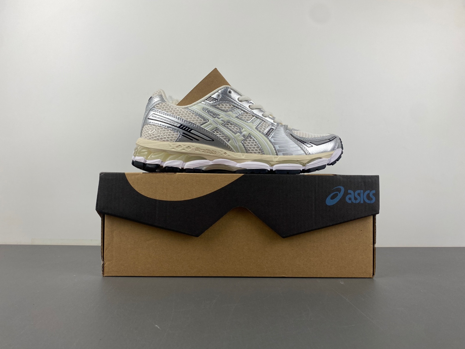 As*ic*s gel-kayano 12.1 x ronnie fieg "cream" | 1203a555-100