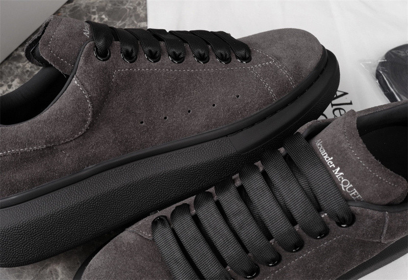 ALEXANDER MCQUEEN SNEAKER