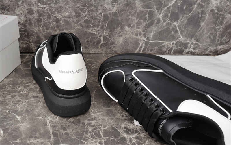 ALEXANDER MCQUEEN SNEAKER