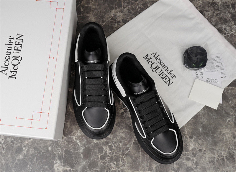 ALEXANDER MCQUEEN SNEAKER