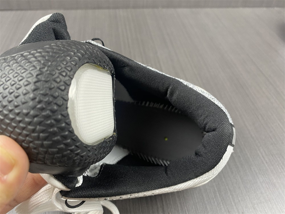 NIKE ZOOM KOBE 9 ELITE LOW XDR 