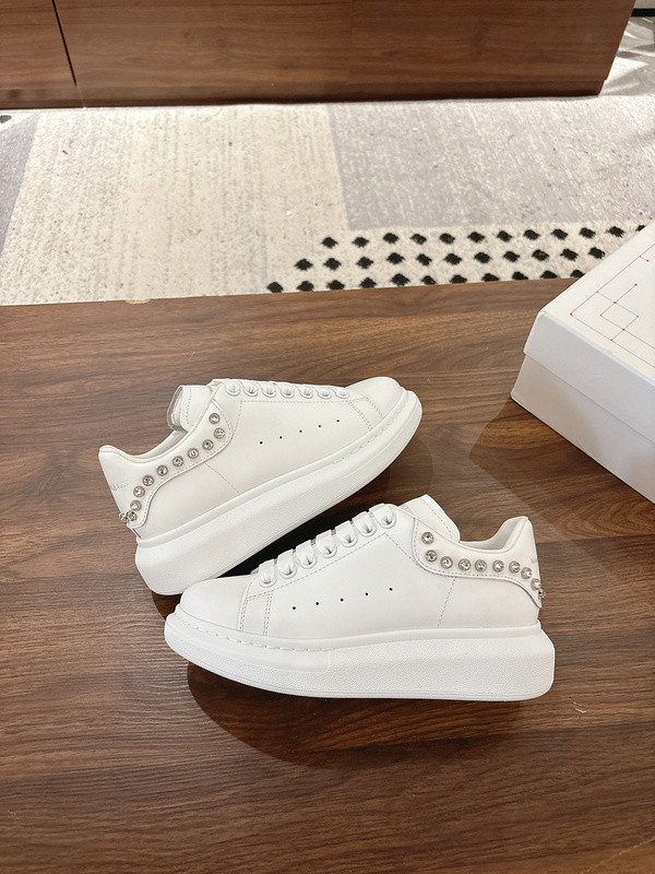ALEXANDER MCQUEEN SNEAKER