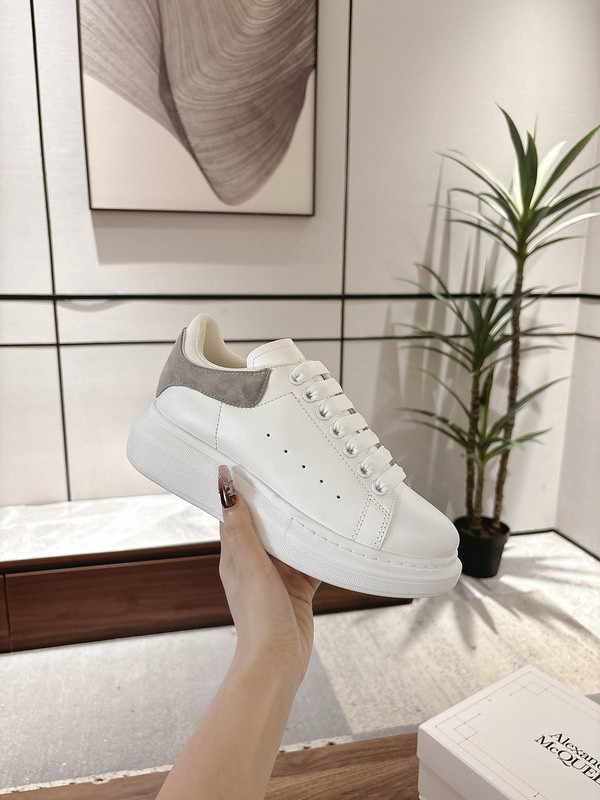 ALEXANDER MCQUEEN SNEAKER
