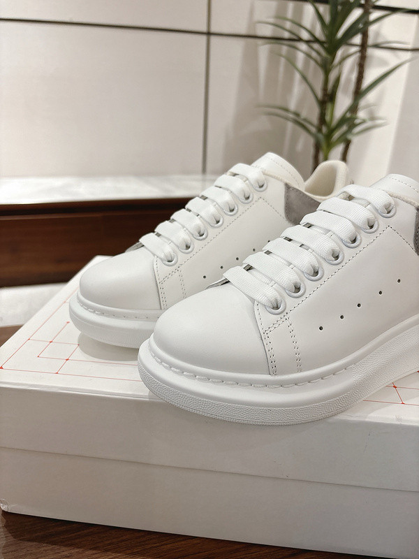 ALEXANDER MCQUEEN SNEAKER