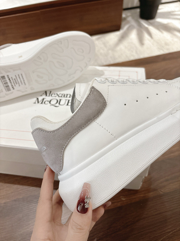 ALEXANDER MCQUEEN SNEAKER