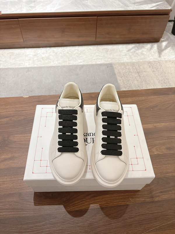 ALEXANDER MCQUEEN SNEAKER