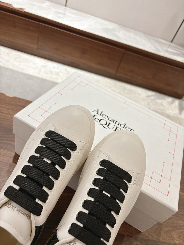 ALEXANDER MCQUEEN SNEAKER