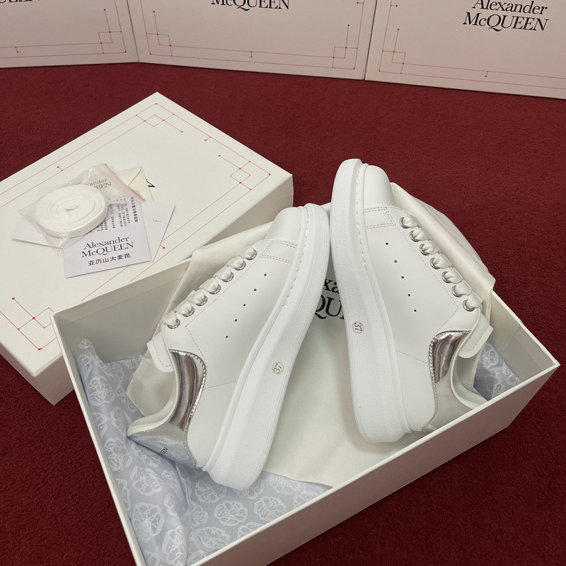 ALEXANDER MCQUEEN SNEAKER