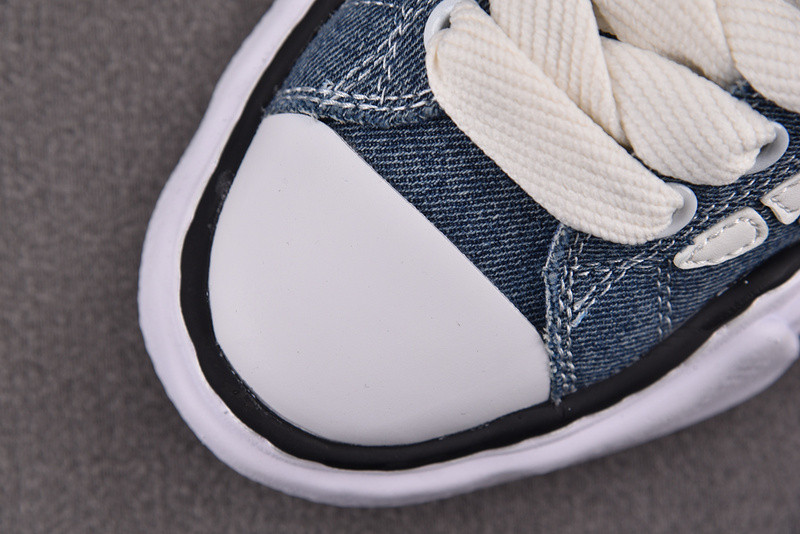 A*iri x MMY Sneakers