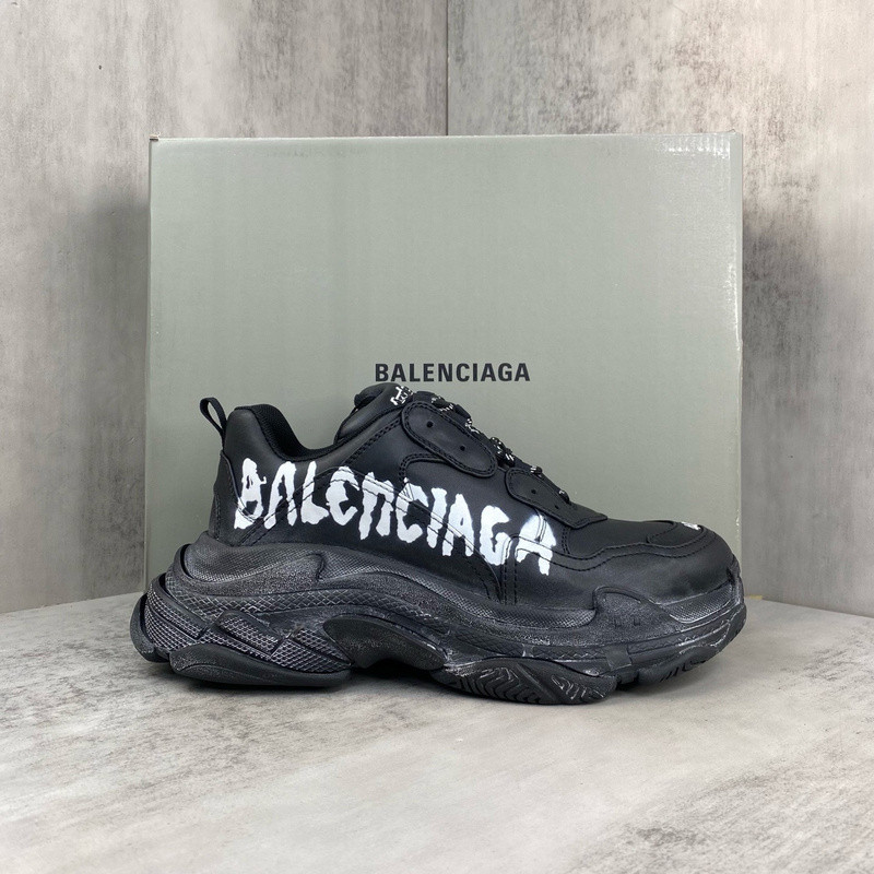 BALENCIAGA TRIPLE S