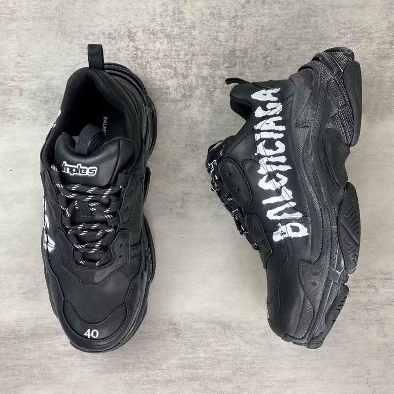 BALENCIAGA TRIPLE S