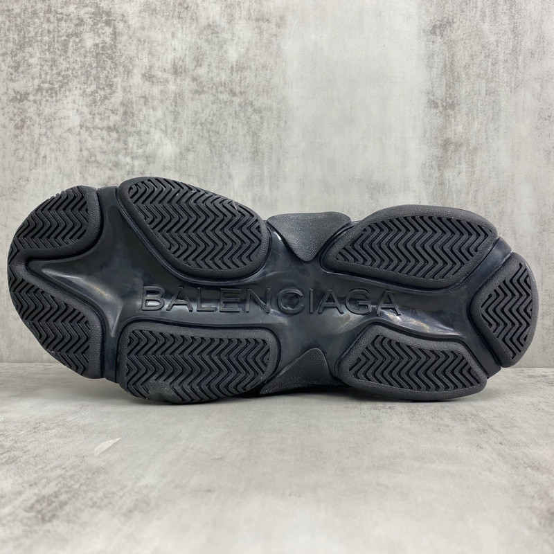 BALENCIAGA TRIPLE S
