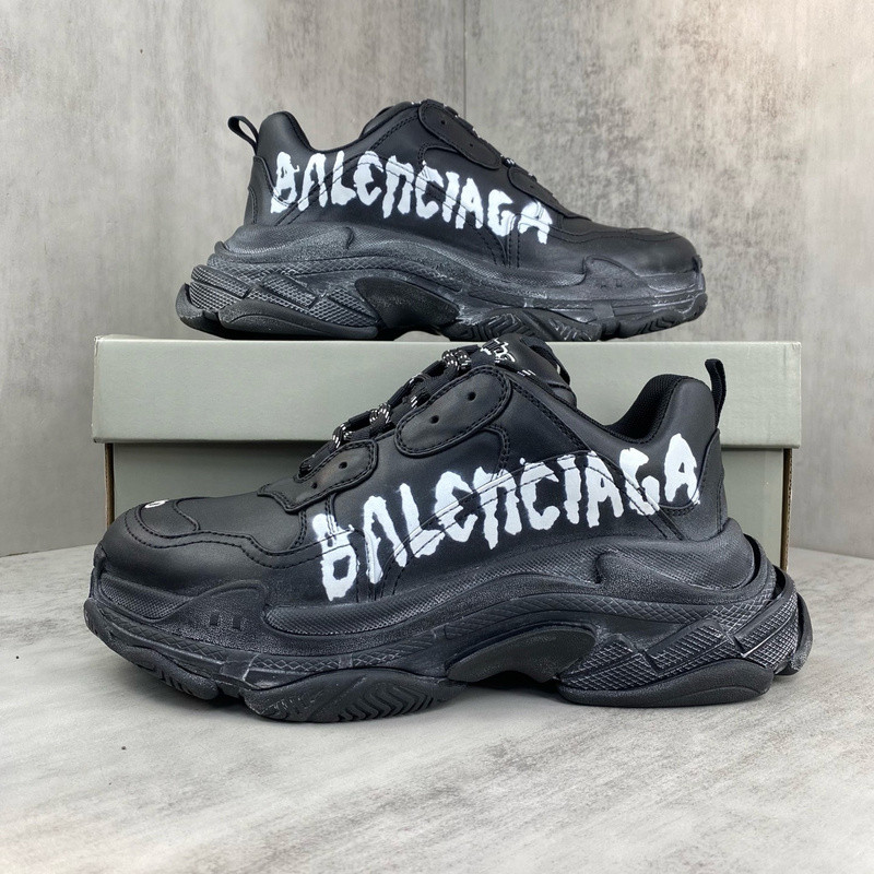 BALENCIAGA TRIPLE S