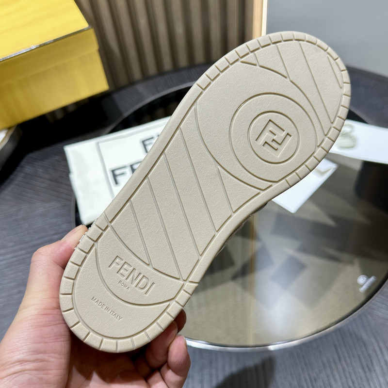 FENDI SNEAKERS