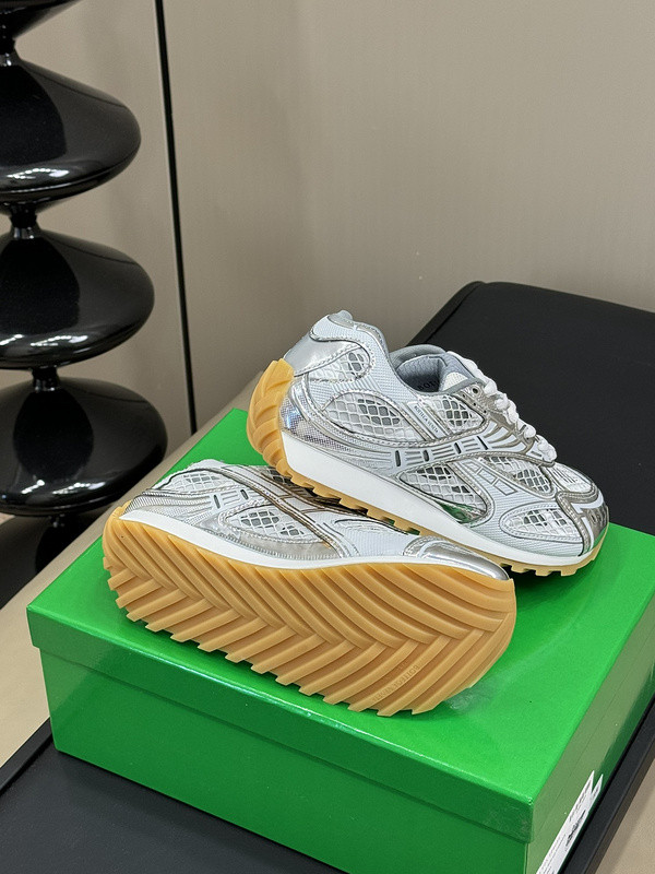 Bo*te*ga ve*ne*ta orbit low top lace up sneaker in silver & white