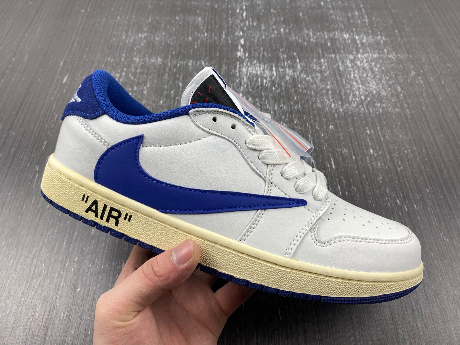 OFF-WHITE x Travis Scott x Air Jordan 1 OW DM7890-111