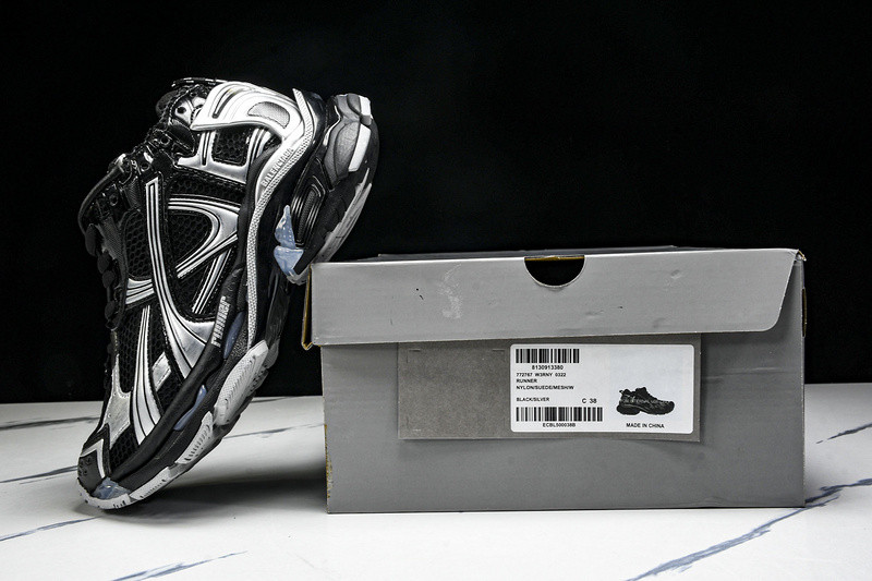 Balenciaga Runner 772767-W3RNY 0322