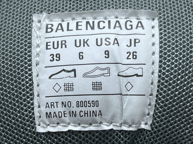 BALENCIAGA TRACK 800590 WTRHK 1013
