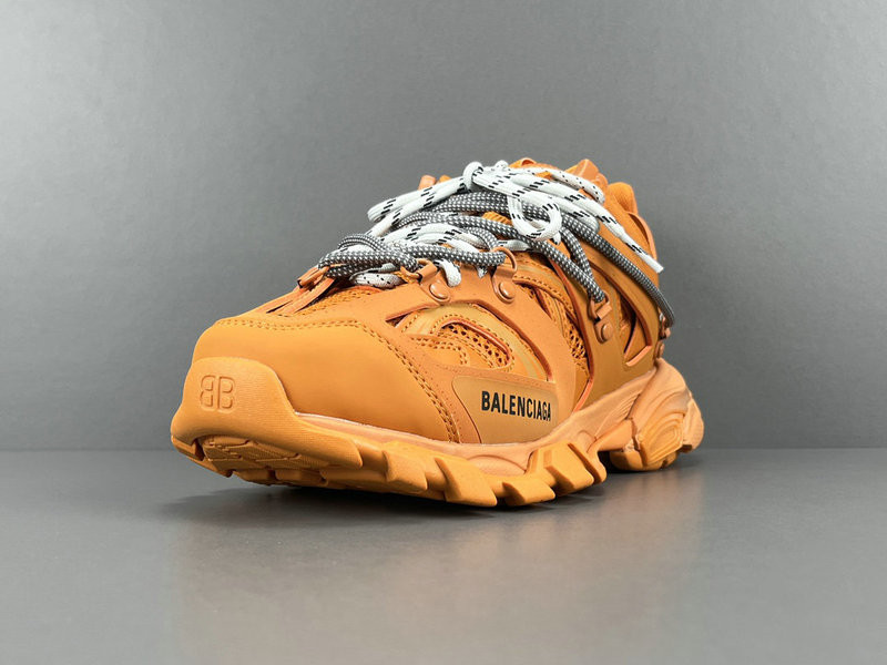 BALENCIAGA TRACK 800592 WTRHK 7000