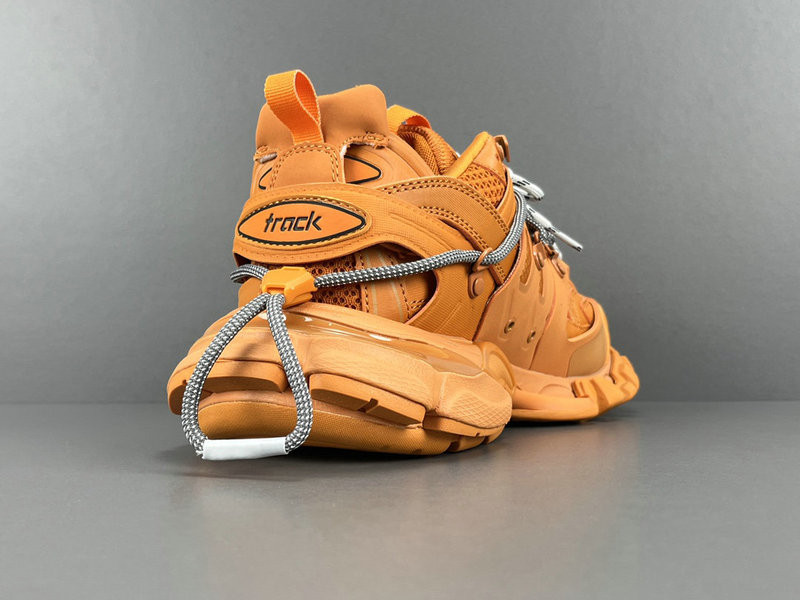 BALENCIAGA TRACK 800592 WTRHK 7000