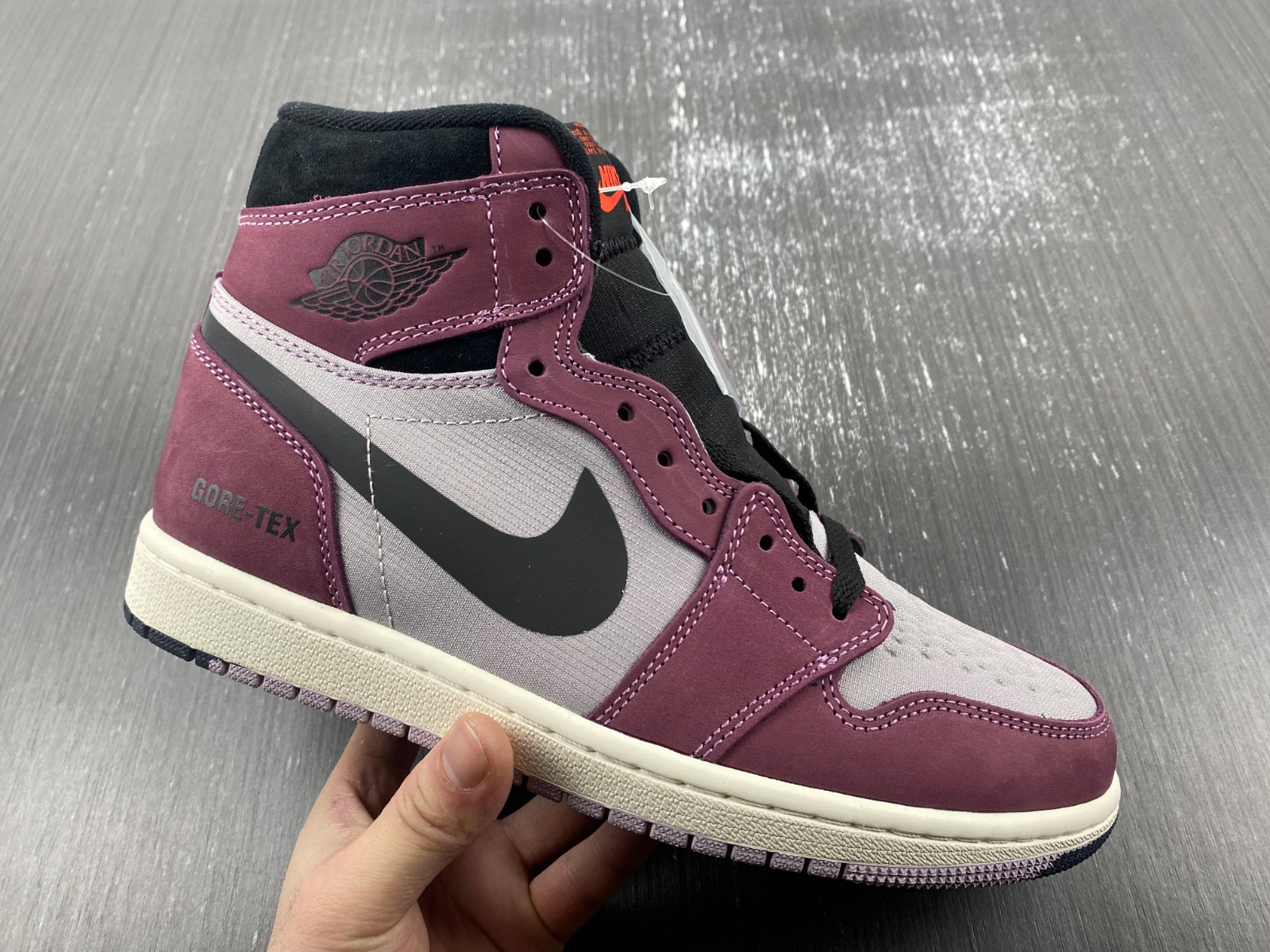Jordan 1 High Element Gore-Tex Berry - DB2889-500