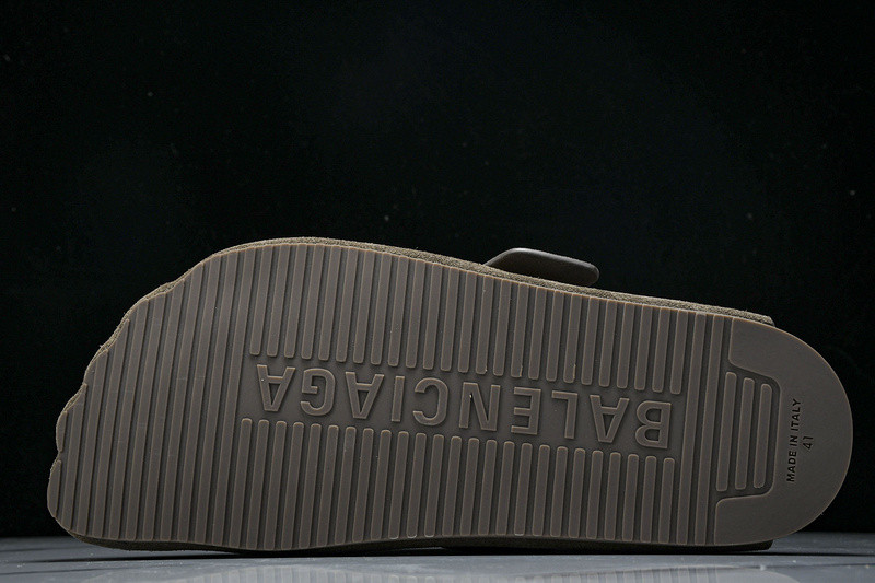 Ba*len*cia*ga Ba*len*cia*ga brown ‘sunday’ suede slides