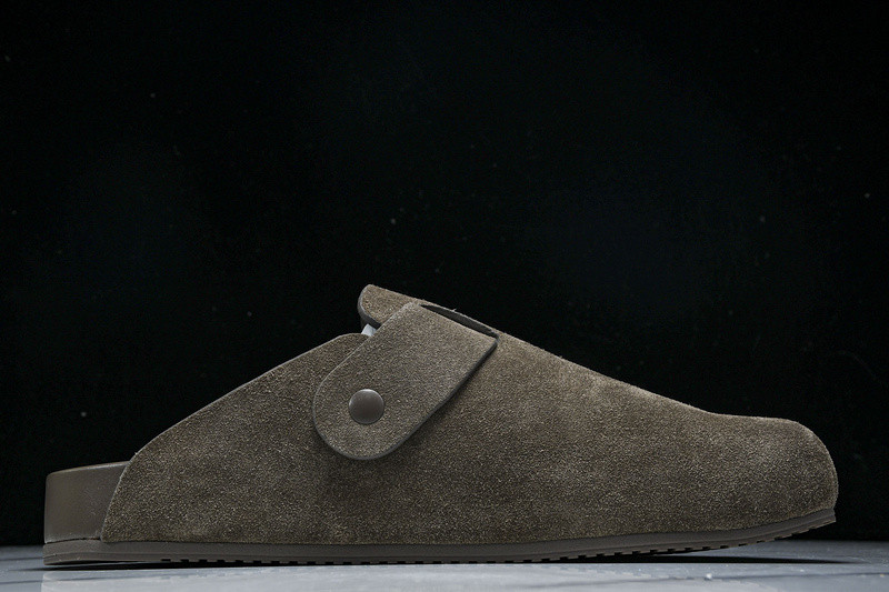 Ba*len*cia*ga Ba*len*cia*ga brown ‘sunday’ suede slides