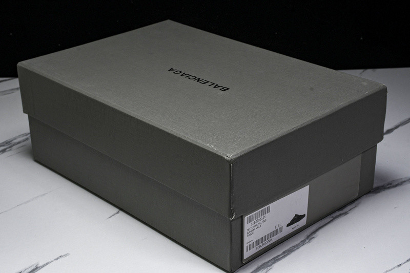 Ba*len*cia*ga Ba*len*cia*ga brown ‘sunday’ suede slides