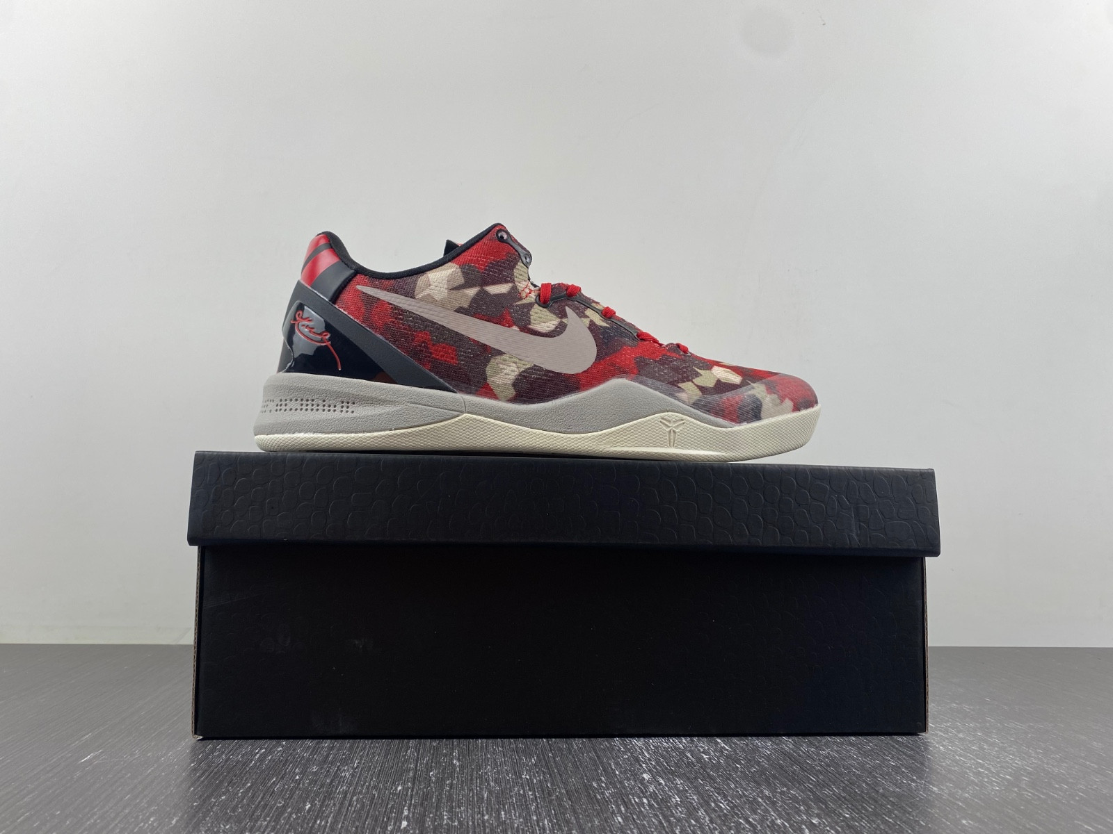 Nike Kobe 8 Milk Snake - 555035-601