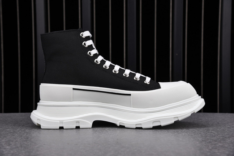 ALEXANDER MCQUEEN SNEAKER