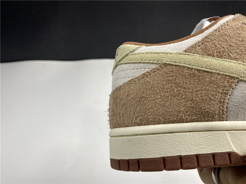 Nike Dunk Low PRM "Medium Curry" DD1390-100