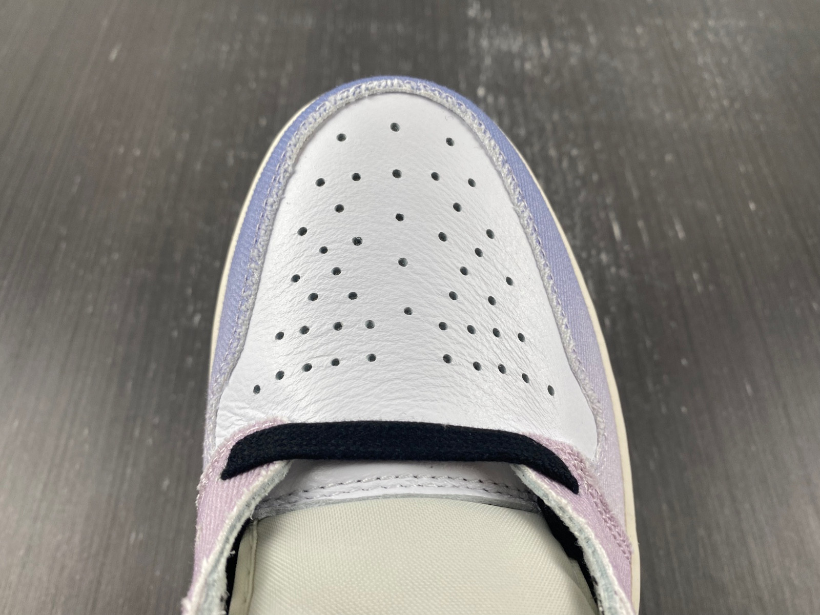 Air Jordan 1 High OG "Skyline" DX0054-805