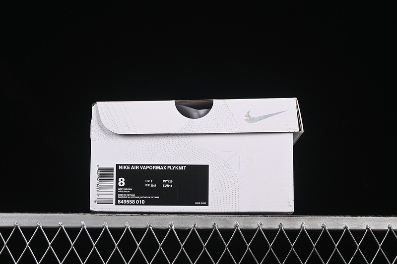 Nike Air Vapormax Flyknit Explorer 849558-010