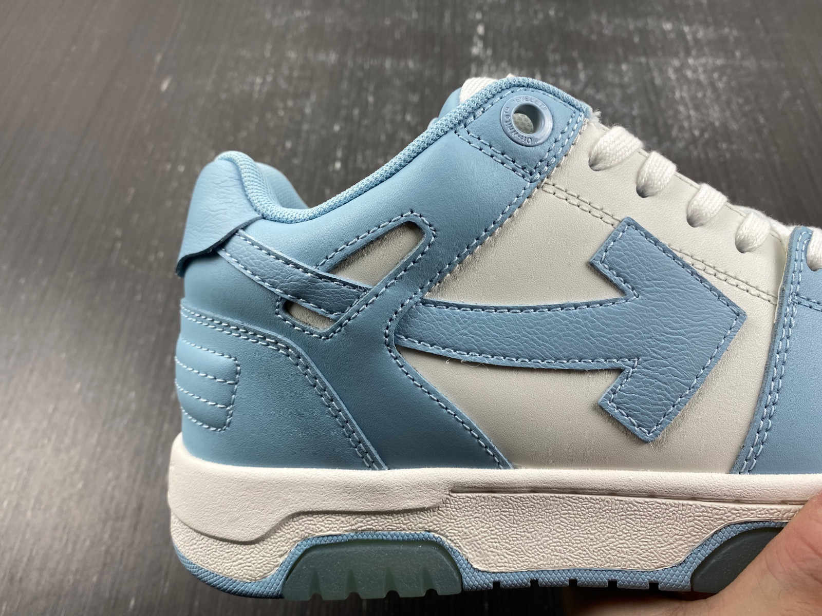 Off-White c/o Virgil Abloh