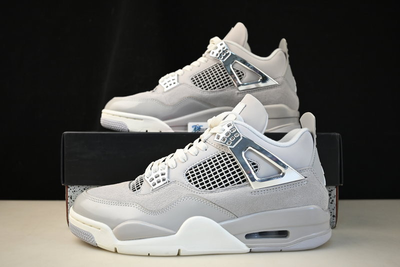 Air Jordan 4 Frozen Moments AQ9129-001