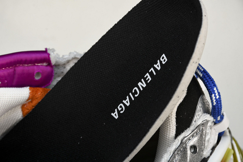 Ba*len*cia*ga runner 772774-w3rbw-9168 (it’s not the same as the previous one!)