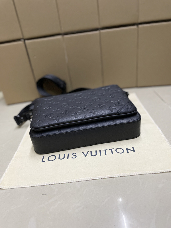 Louis Vuitton Trio Jm messenger