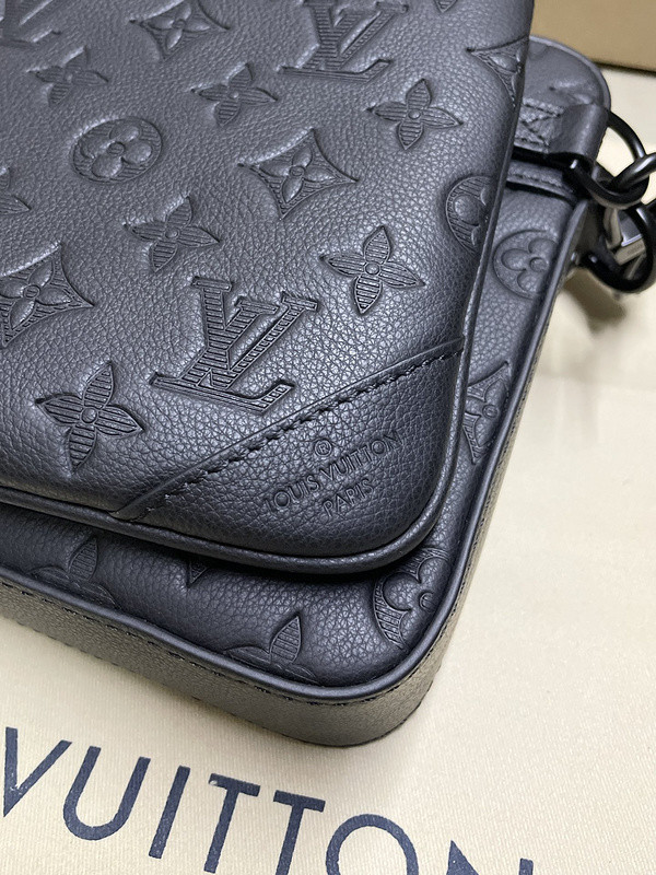 Louis Vuitton Trio Jm messenger