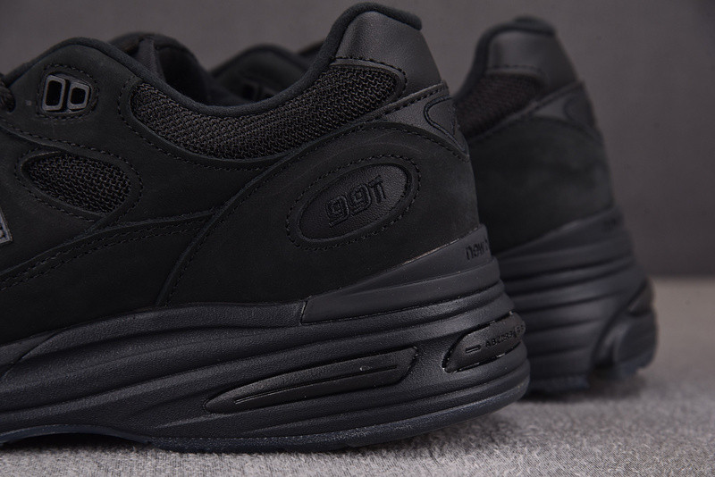 New Balance x Stone Island 991v2 