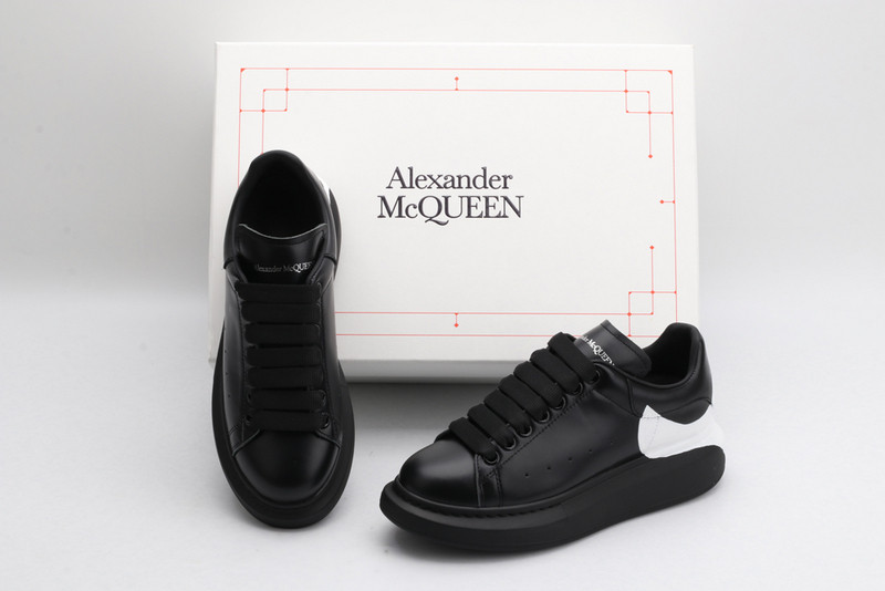 ALEXANDER MCQUEEN SNEAKER