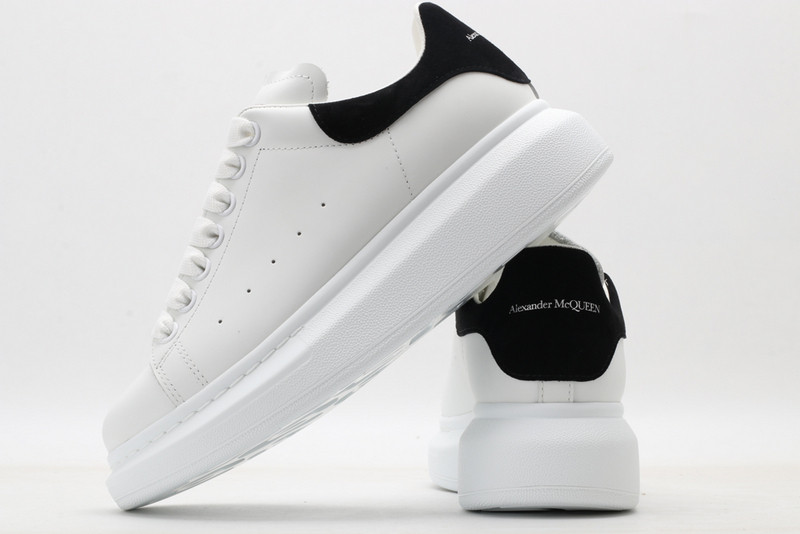 ALEXANDER MCQUEEN SNEAKER