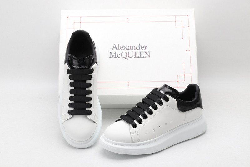 ALEXANDER MCQUEEN SNEAKER