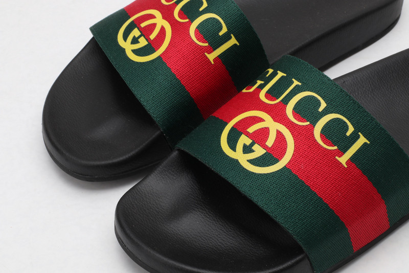 GUC LEATHER SLIDE