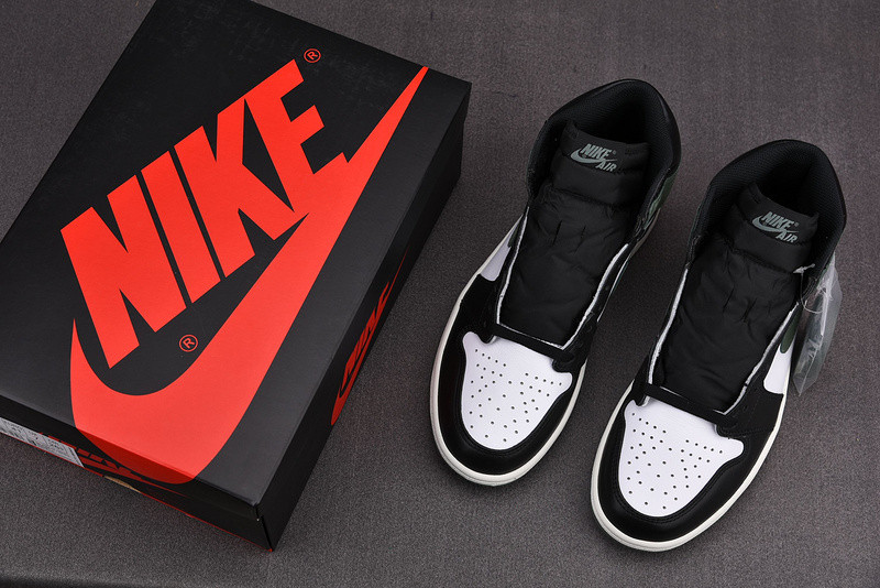 Jordan 1 Retro High Clay Green 555088-135