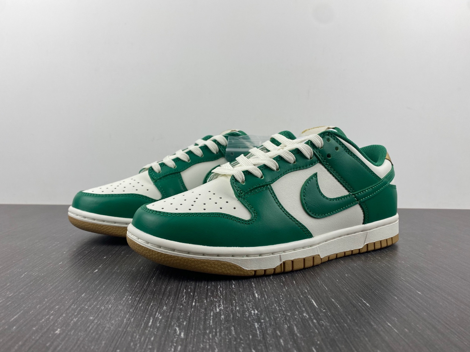 Nike Dunk Low Green White Metallic Gold FB7173-131