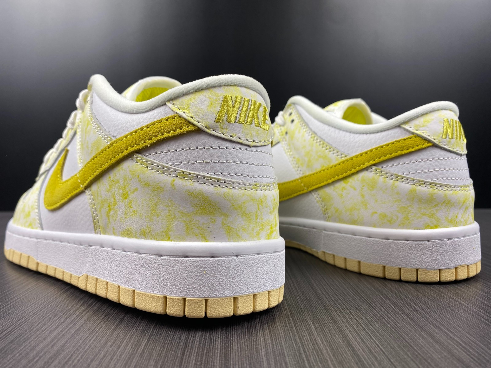 NIKE DUNK LOW “YELLOW STRIKE” DM9467-700