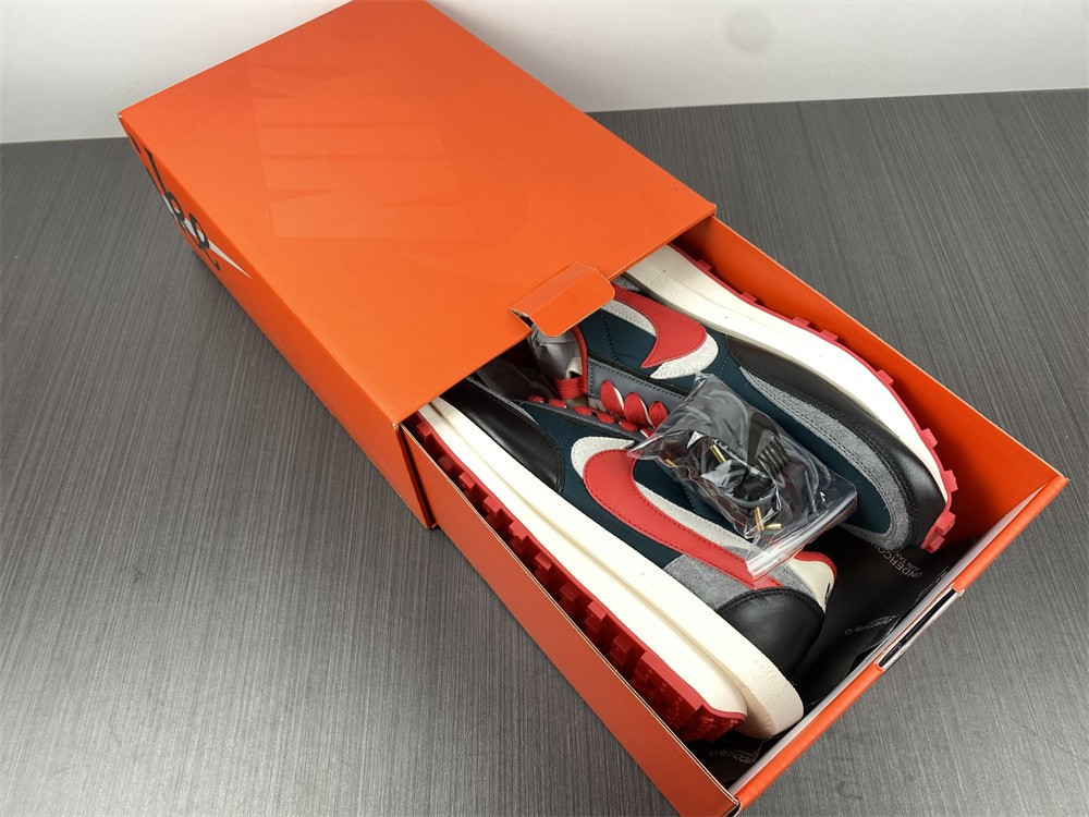 Nike LD Waffle sacai Undercover Maroon DJ4877-300