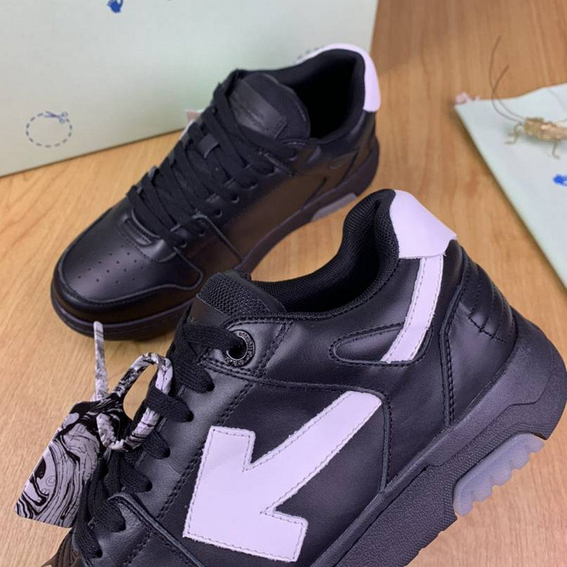 Off-White c/o Virgil Abloh